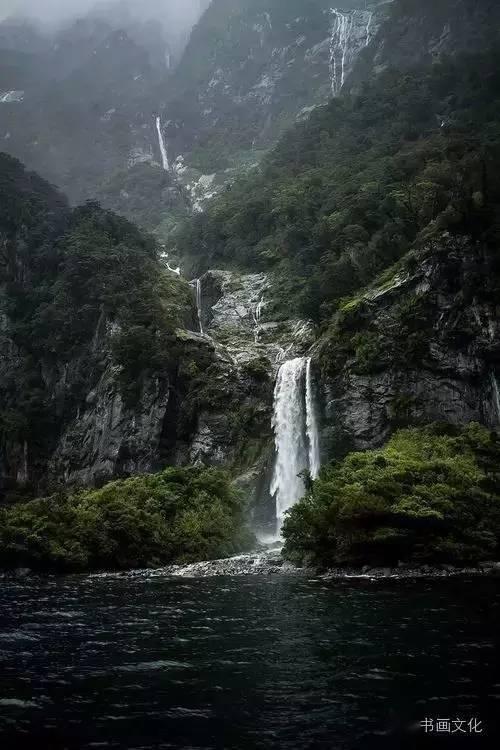 入选百亿俱乐部,乐意回报股东,皖新传媒质地有哪些问题?